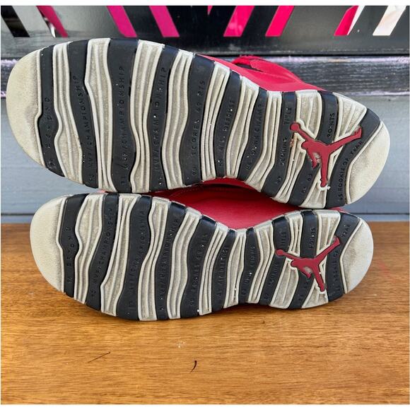 Air Jordan 10 Bulls Over Broadway red Youth Size 5Y Sneakers - Picture 7 of 8